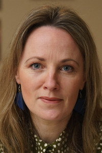 الممثل Helen Behan