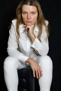 الممثل Helen Laurens