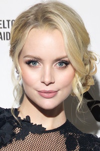 الممثل Helena Mattsson