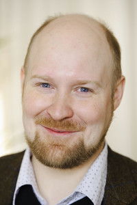 الممثل Henrik Dorsin