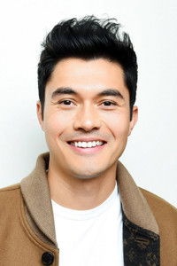 الممثل Henry Golding