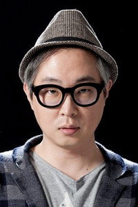 المخرج Hyeong-Cheol Kang