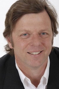 الممثل Iain Rea