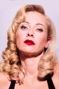 الممثل Inés Estévez