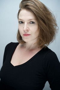 الممثل Ischa Bee