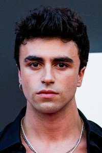 الممثل Itzan Escamilla