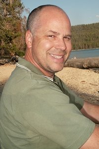 المخرج J.B. Rogers