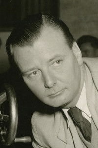 المخرج J. Lee Thompson