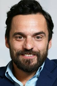 الممثل Jake Johnson