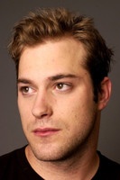 الممثل James DeBello