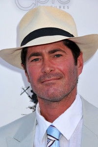 المخرج James Isaac