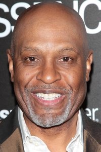 الممثل James Pickens Jr.