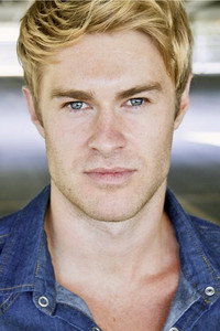 الممثل James Trevena