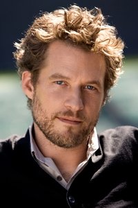 الممثل James Tupper