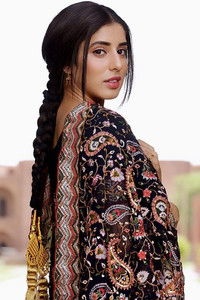 الممثل Jasmin Bajwa