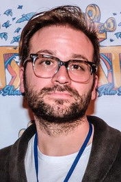 الممثل Jason-Christopher Mayer