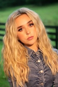 الممثل Jenna Davis