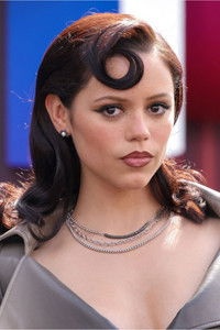 الممثل Jenna Ortega