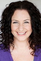 الممثل Jennifer Nangle