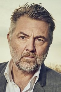 الممثل Jens Jørn Spottag