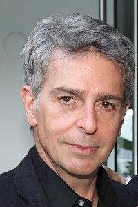المخرج Jerry Ciccoritti
