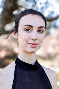 الممثل Jiselle Henderkott