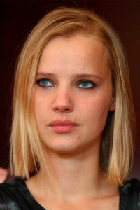 الممثل Joanna Kulig