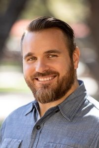 المخرج Joel Crawford