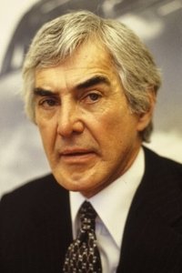 الممثل John DeLorean