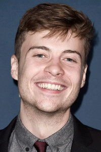 الممثل John Karna