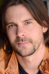 المخرج Jon Gunn