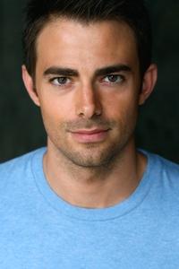 الممثل Jonathan Bennett