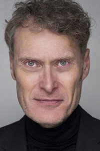 الممثل Jonathan D. Mellor