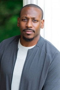 الممثل Jonathan Evans