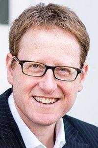 الممثل Jonathan Freedland