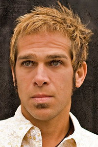 الممثل Jonathan Tiersten