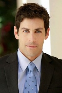 الممثل Jordan Belfi