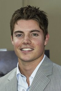 الممثل Josh Henderson