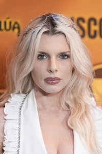 الممثل Julia Fox