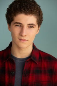 الممثل Julian Feder