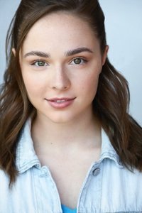 الممثل Julianne Collins