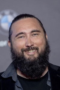 المخرج Julius Avery