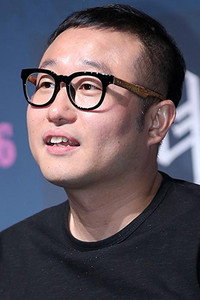 المخرج Jung Byung-gil