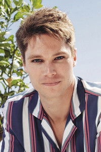 الممثل Kai Luke Brummer