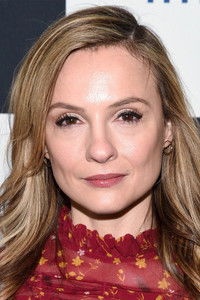 الممثل Kate Arrington