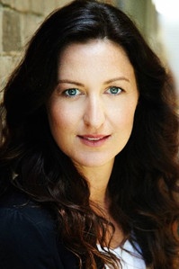 الممثل Kate Box