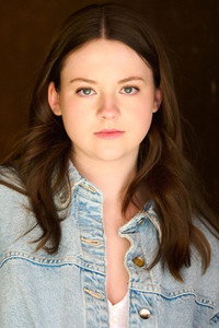 الممثل Kate Moyer