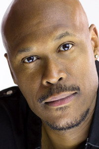 المخرج Kenny Young