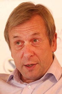الممثل Kevin Warwick