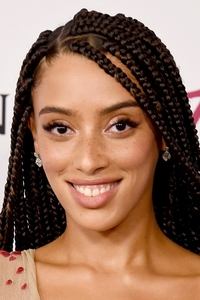 الممثل Khadijha Red Thunder